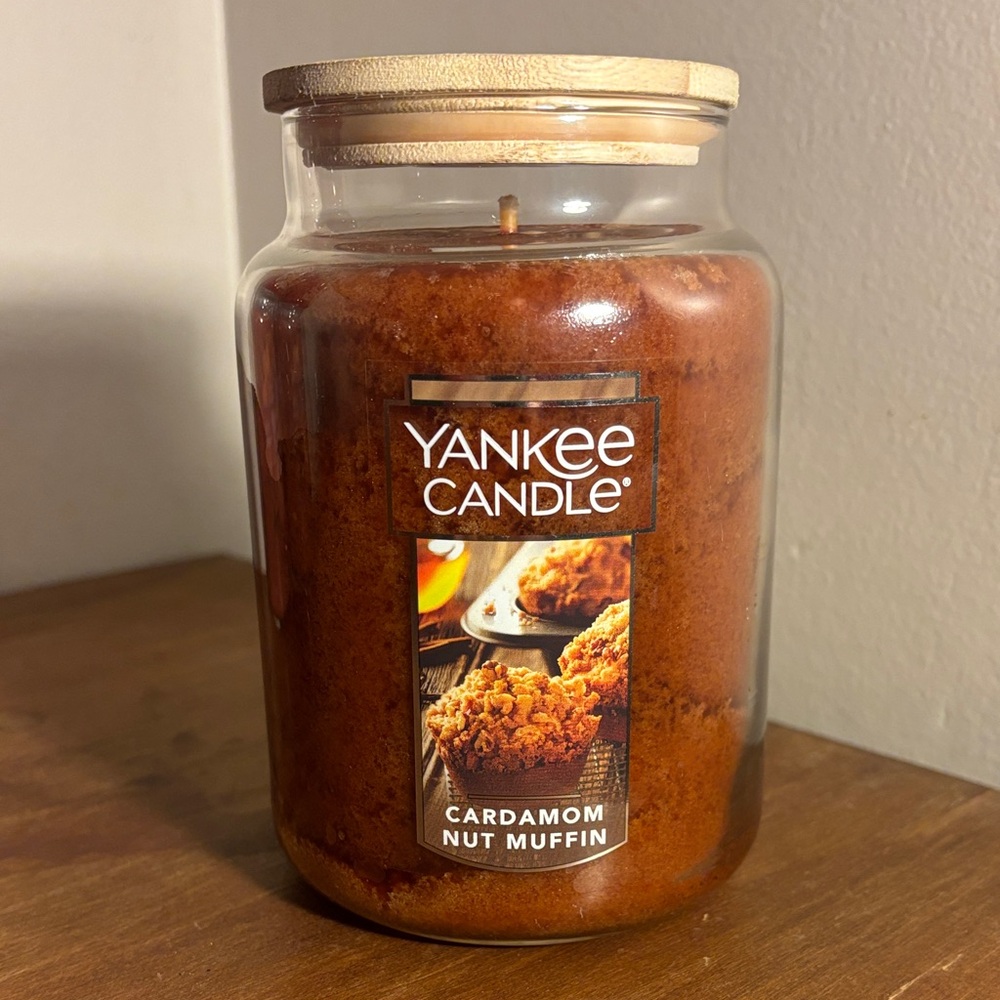 Yankee Candle Cardamom Nut Muffin Large Jar